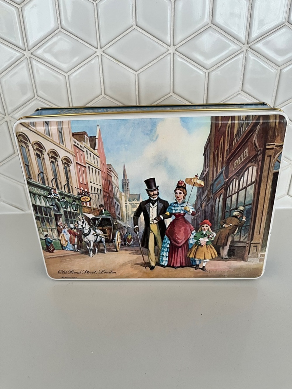 VINTAGE Fox's Biscuits Tin Old Bond Street London Victorian Street Scene
